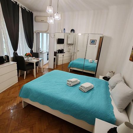 Studio Ultracentral Universitatea Букурещ Екстериор снимка