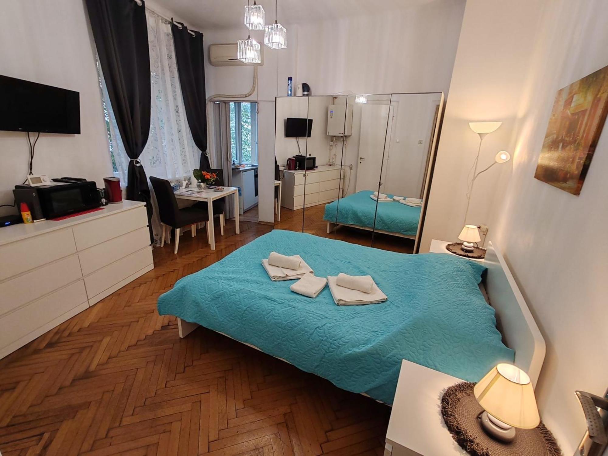 Studio Ultracentral Universitatea Букурещ Екстериор снимка