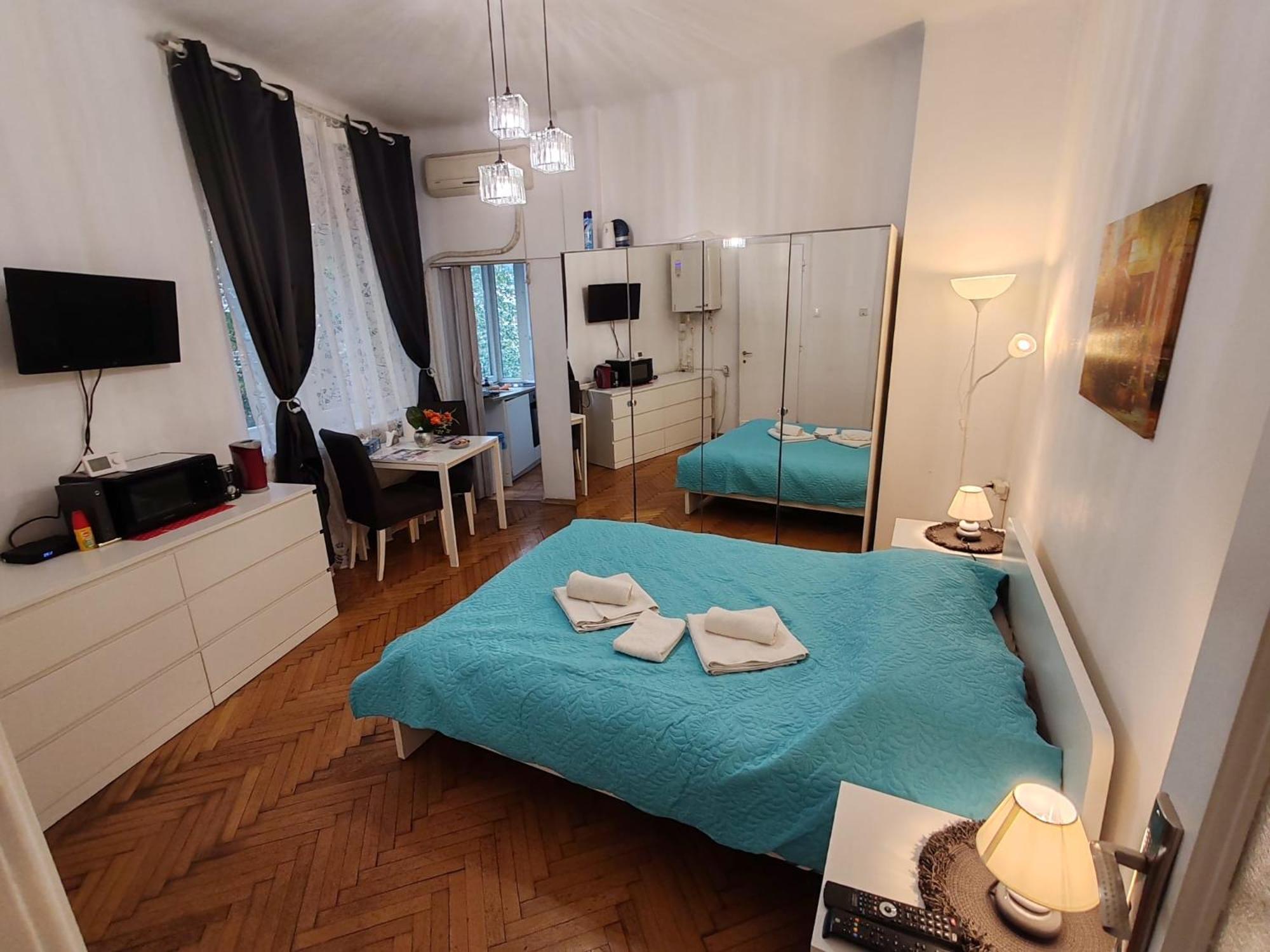 Studio Ultracentral Universitatea Букурещ Екстериор снимка