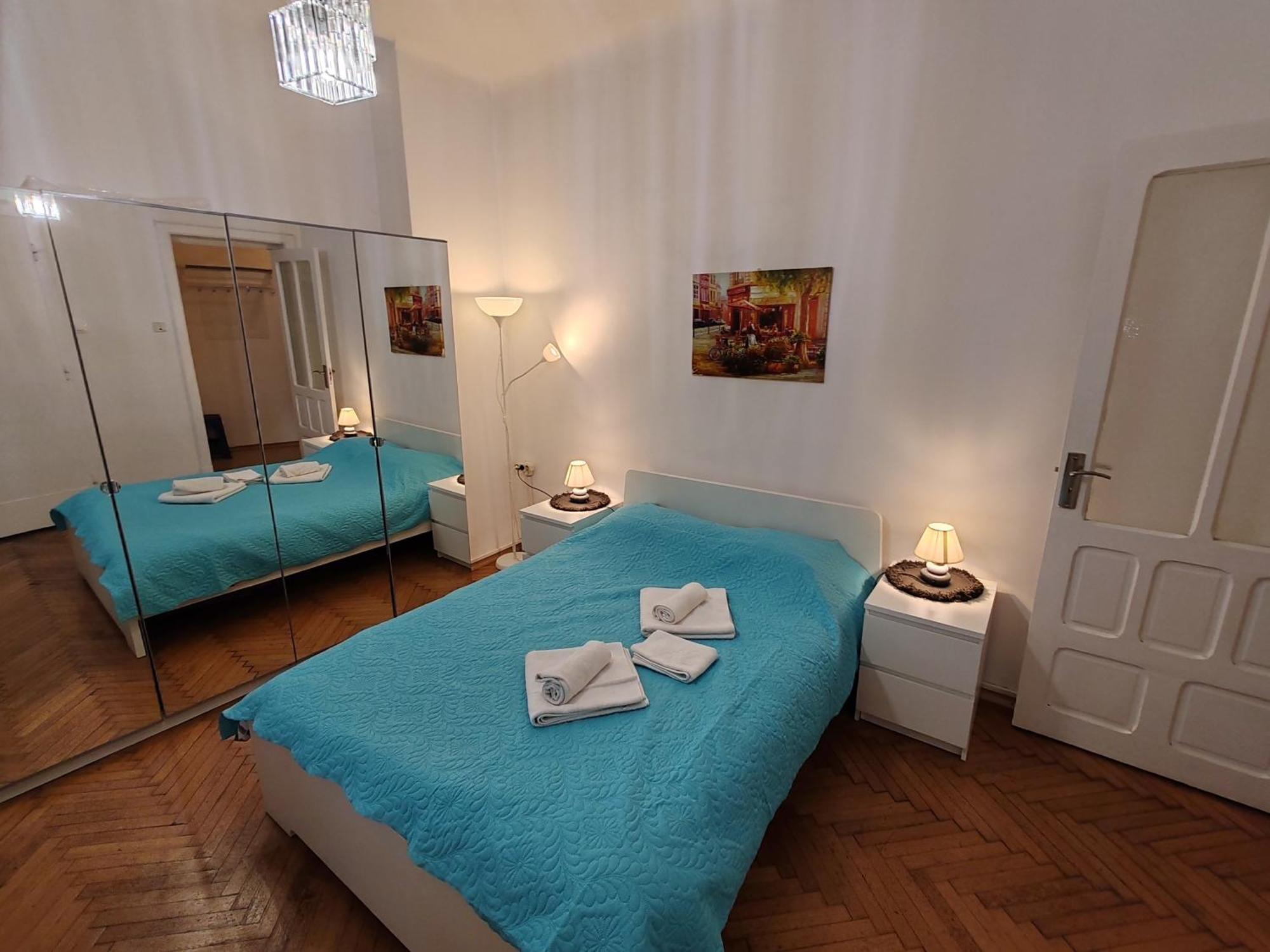 Studio Ultracentral Universitatea Букурещ Екстериор снимка